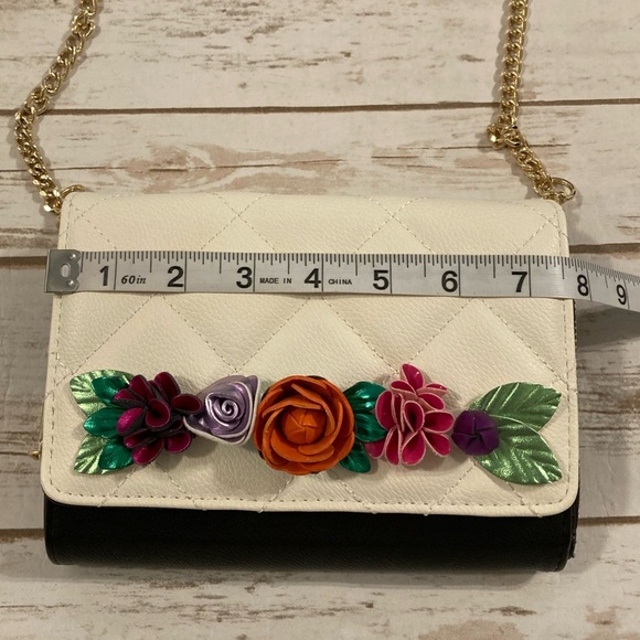 Betsey Johnson Lovely Brunch 3D Flower Faux Leather Wallet On A Chain Crossbody - Picture 15 of 16